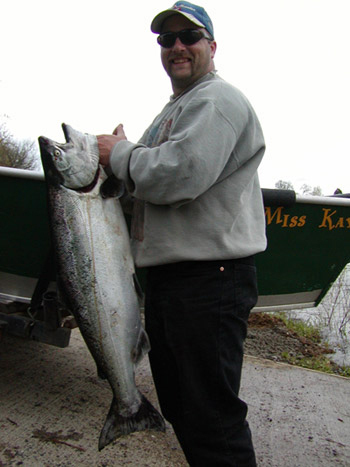 Umpqua River Spring Chinook,  "Holy S#*@...FIsh On......"